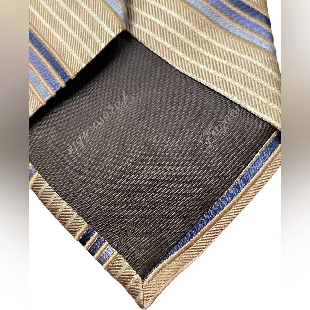 🔥👔FACONNABLE 100% silk tie. Tan with cream and blue stripes. Mint condition‼️